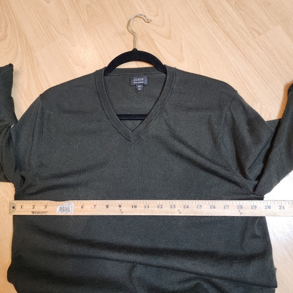 J. Crew MT Merino Wool Men's Green Sweater V-neck Mens Size Medium Tall - Picture 8 of 11
